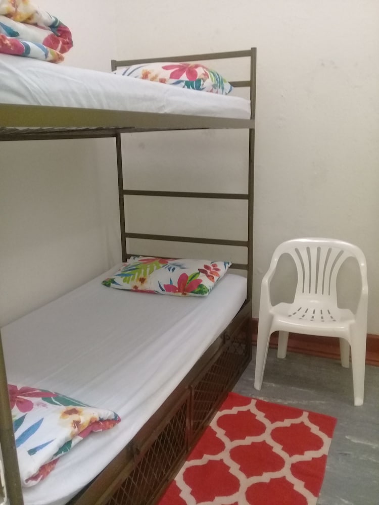 Lighthouse Farm Backpackers Lodge 12/42