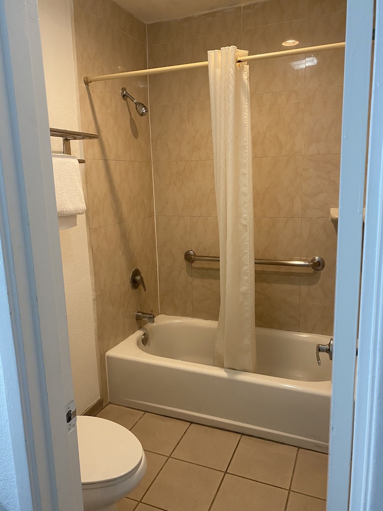 Hotel Palmeras Chula Vista (ex Vagabond Inn Chula Vista) 6/35