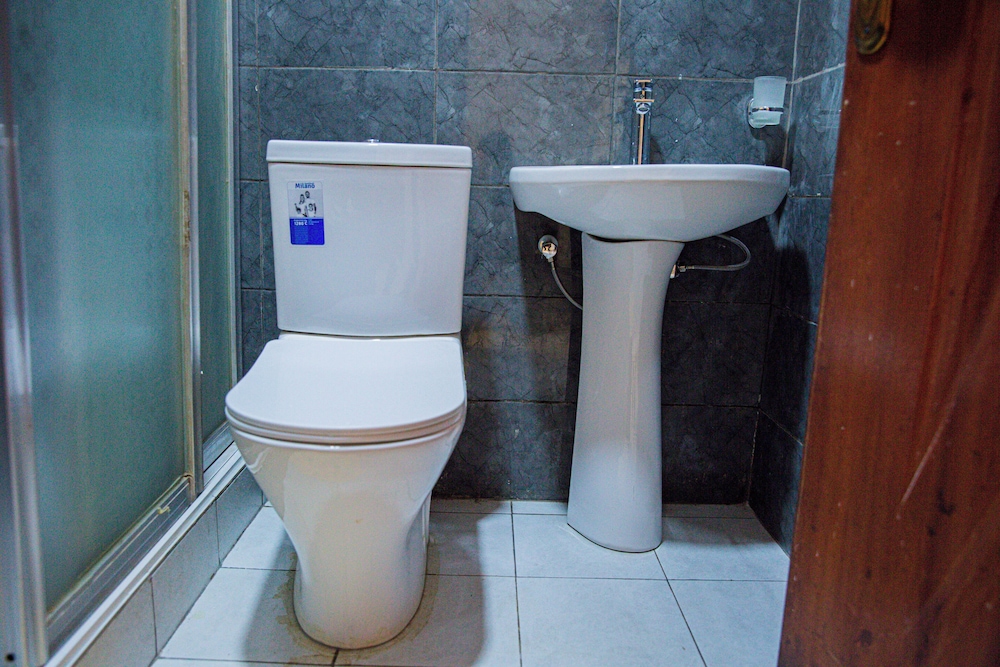 Romalo Guesthouse 24/24