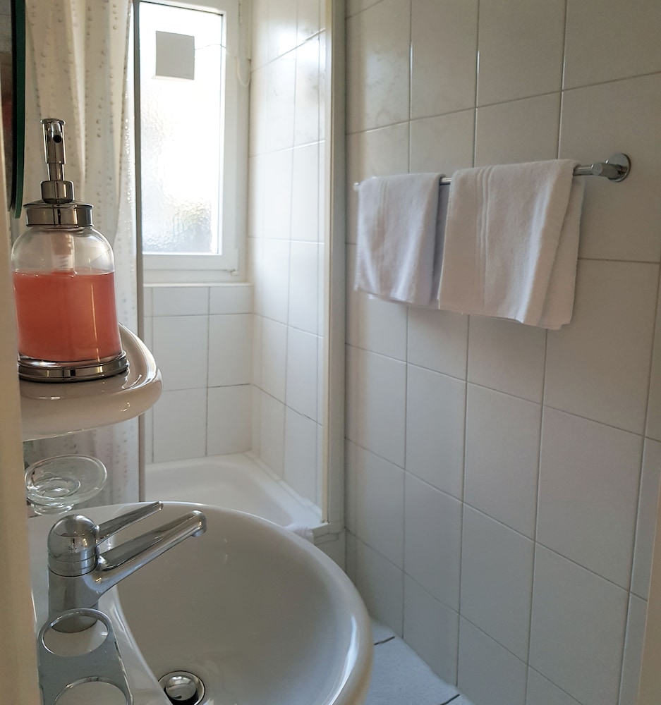 Adventure Guesthouse 25/45