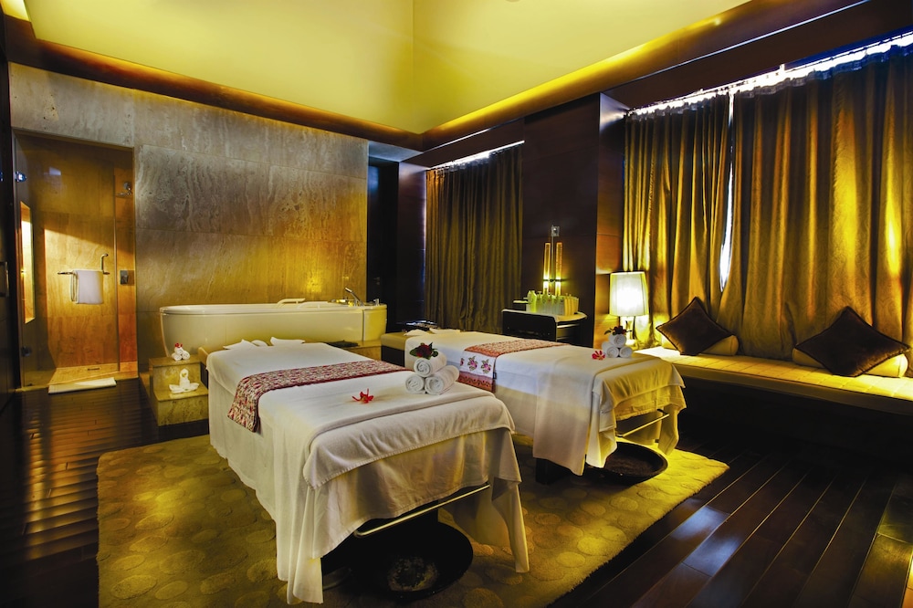 The Leela Ambience Gurugram Hotel And Residences 31/80