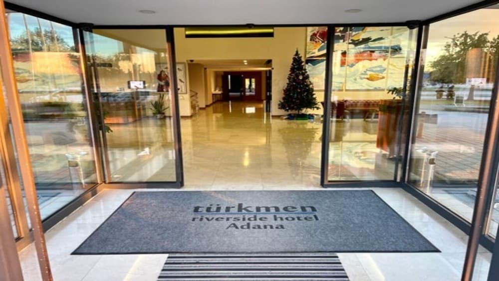 Turkmen Riverside Hotel 2/37