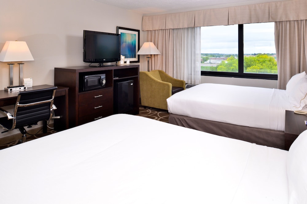 Elimwood Hotel, A Ramada by Wyndham 10/64