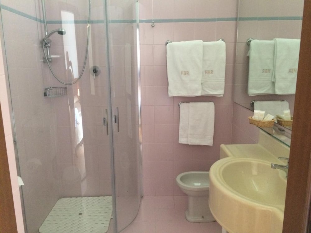 HOTEL BEAU RIVAGE PINETA 11/54