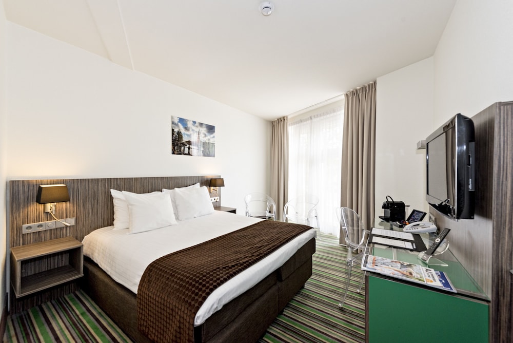 غرفة قياسية بسرير مزدوج بإطلالة على الفناء، Westcord City Centre Amsterdam 2/5