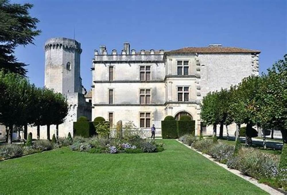 CHATEAU DES REYNATS 44/50