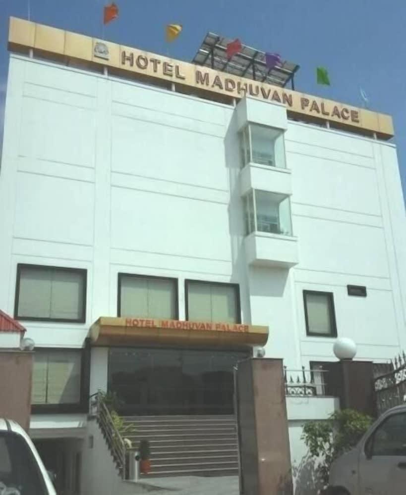 Madhuvan Palace 3/33