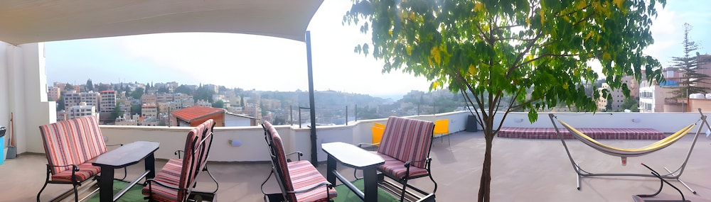 Nomads Hostel 27/34