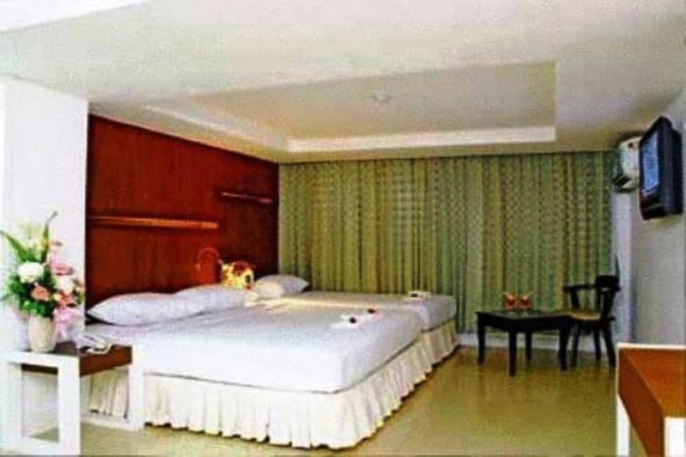 KHURANA INN 14/22