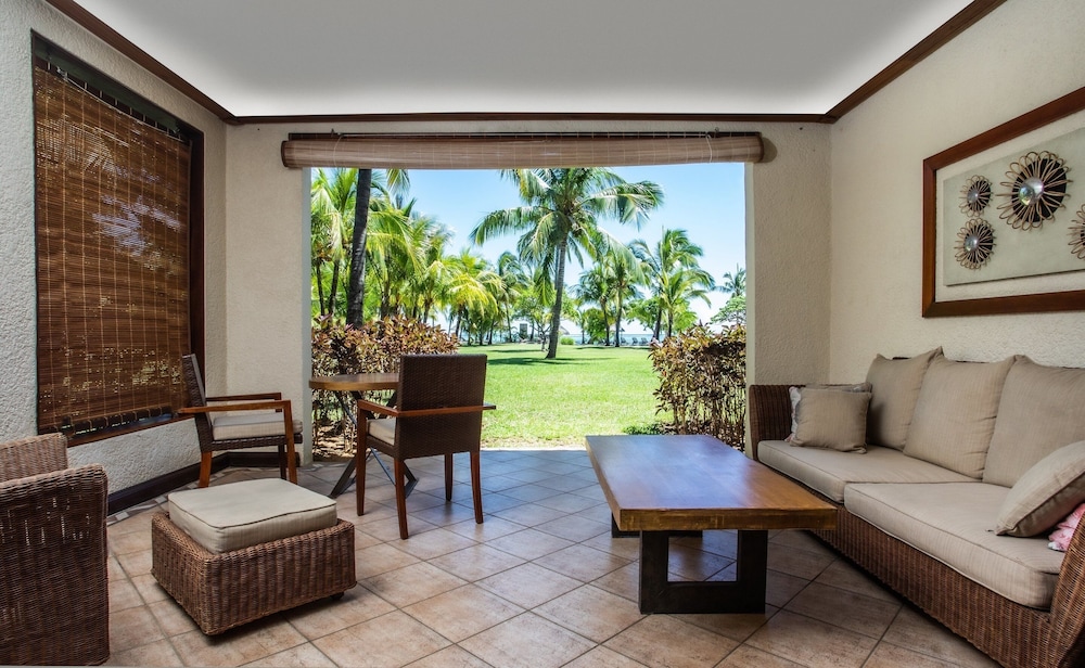 Paradis Beachcomber Golf Resort and Spa 40/65