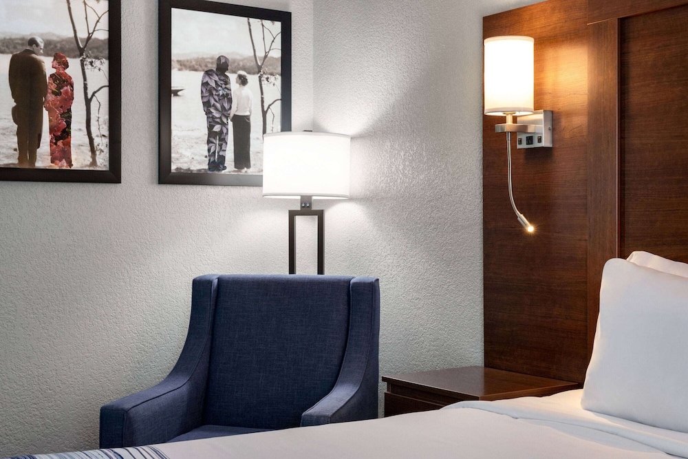 AmericInn by Wyndham Williamsburg 22/50