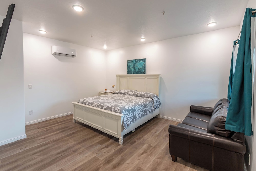Room, Queen Bed