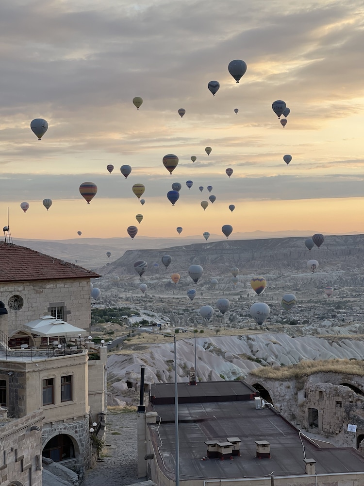 Alice in Cappadocia 34/46