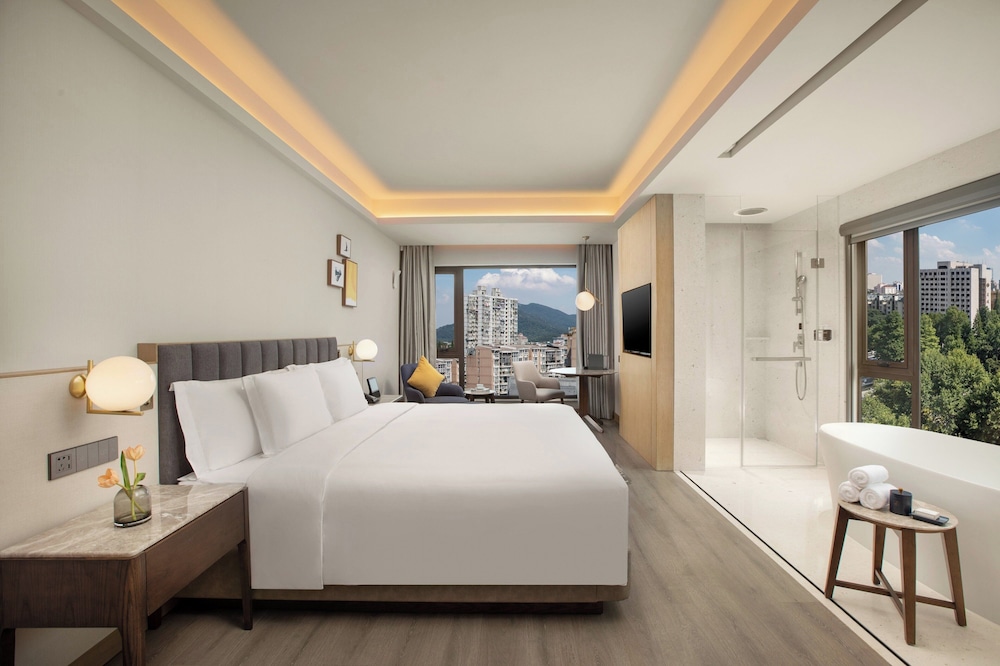 Grand, King Bed, City View