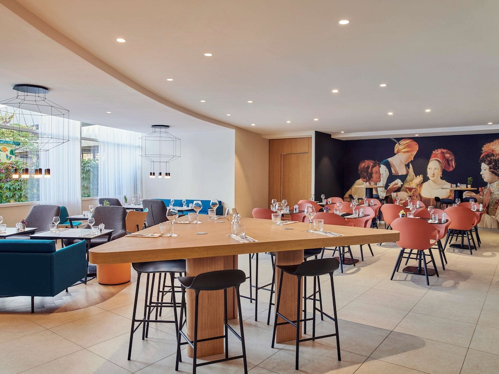 Mercure Paris La Defense 49/66