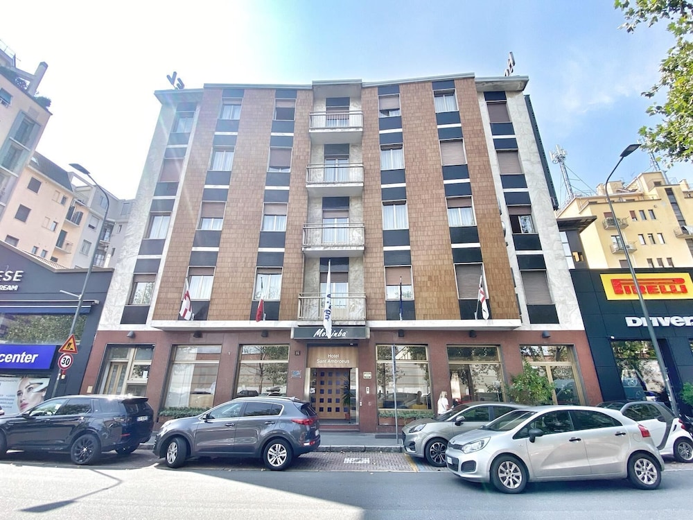 Sant Ambroeus Hotel 51/57