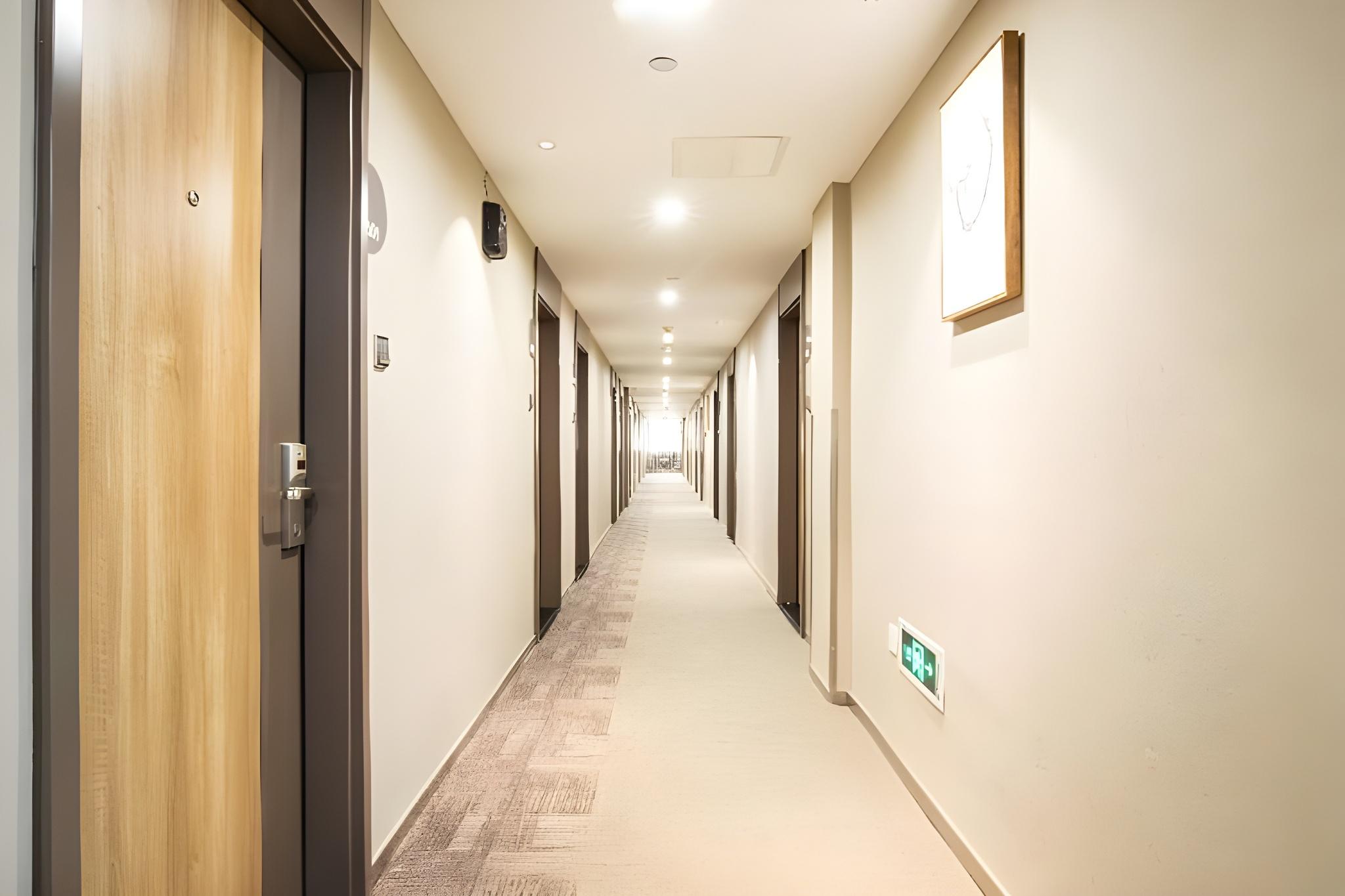 Home Inn (Jinhua Municipal Government Bayi South Street Subway Station) 32/49