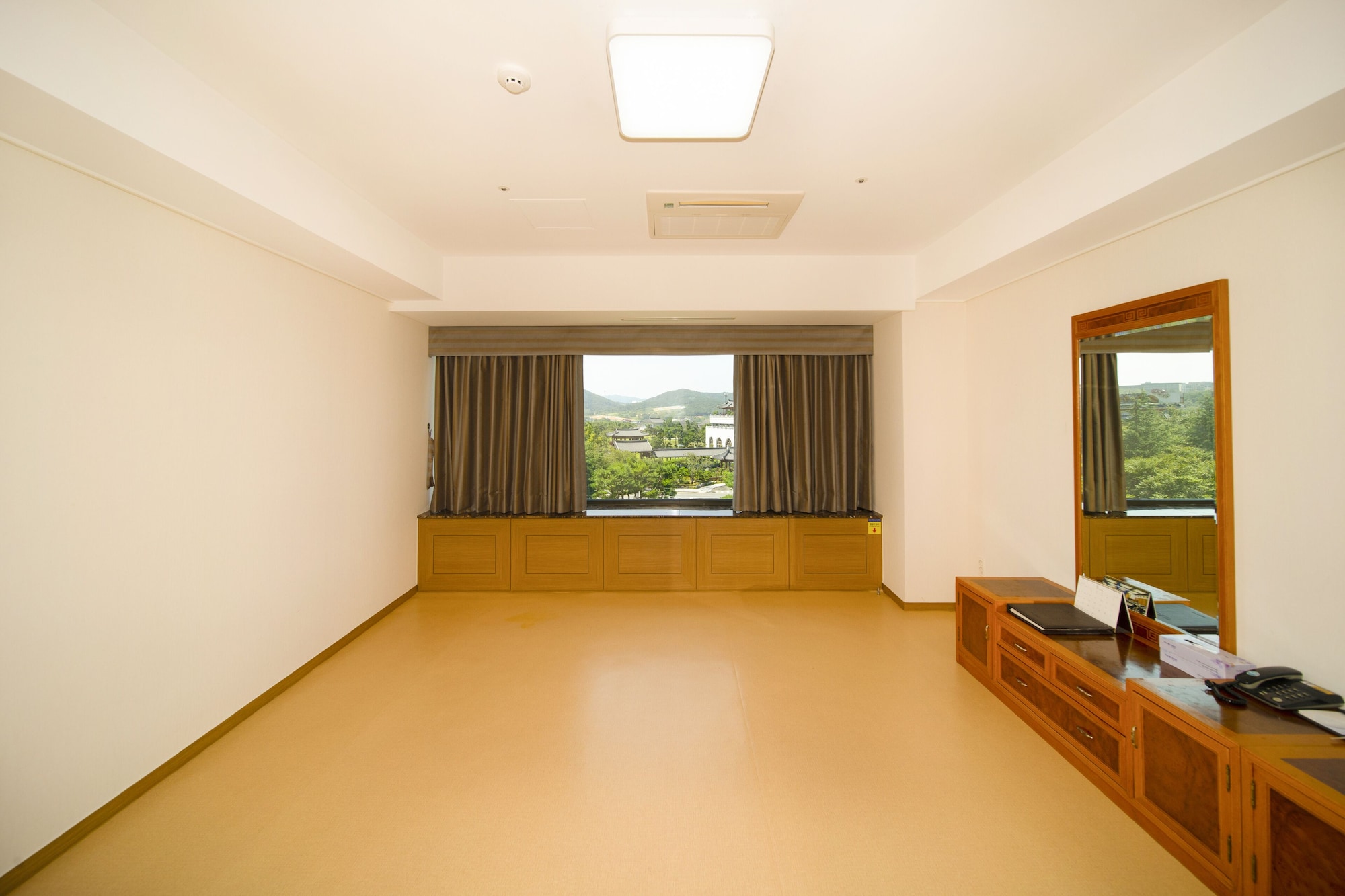 Ondol, Traditional, 4 Futon Beds, Street View