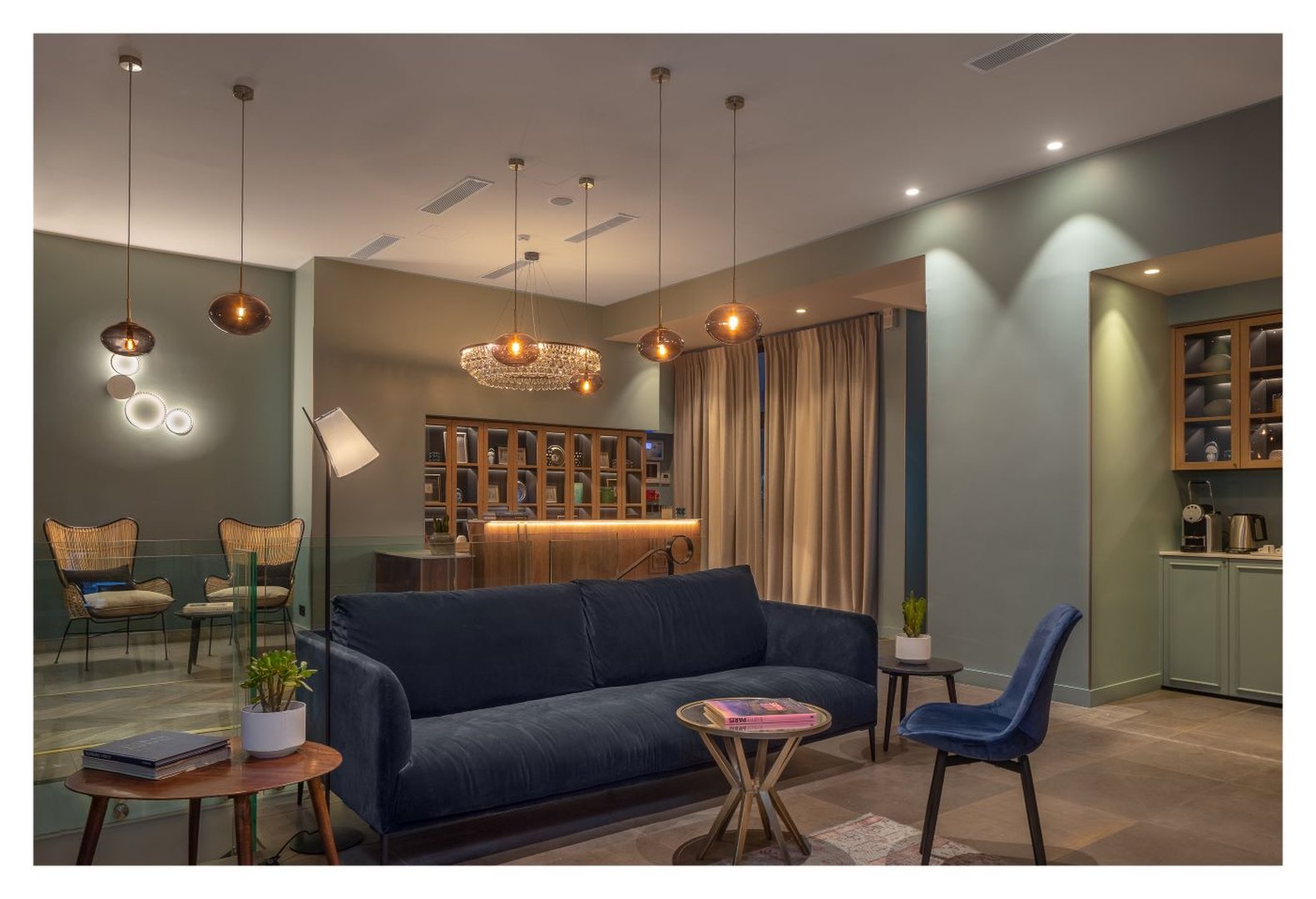 Lyric Opera Hotel 30/35