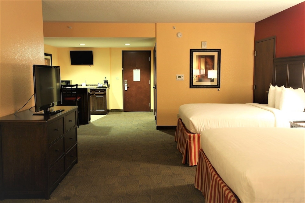 Pier House 60 Marina Hotel 13/67