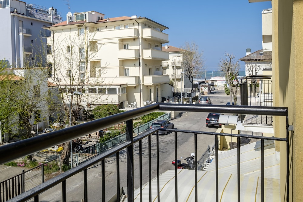 Hotel Giumer 23/28