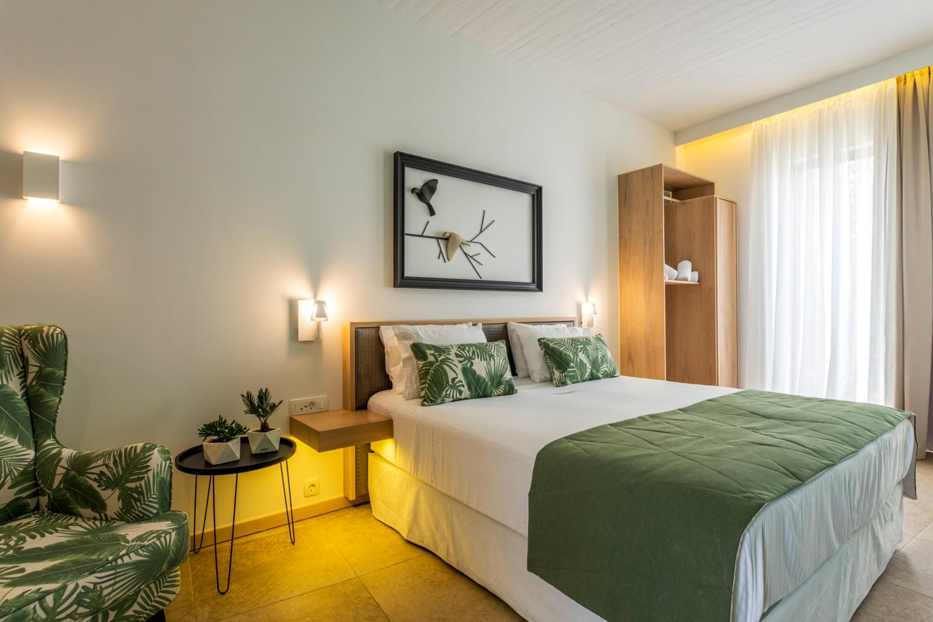Kalamaki Luxury Suites 15/51