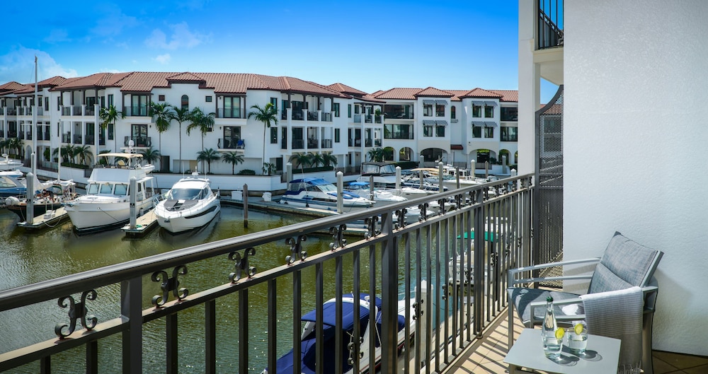 Naples Bay Resort in NAPLES - FL