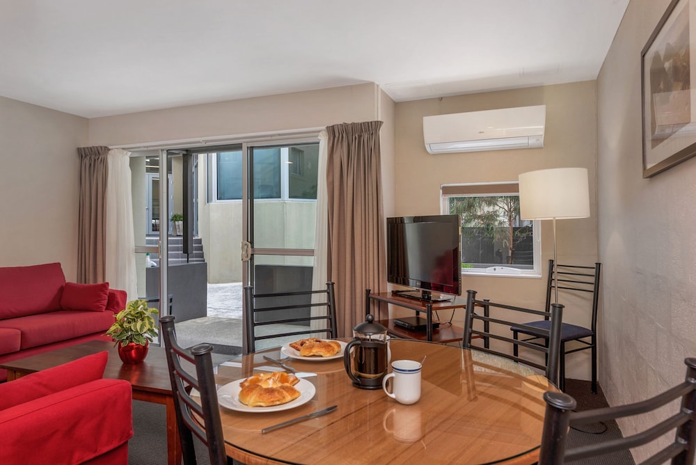 BAY VIEW VILLAS 38/64
