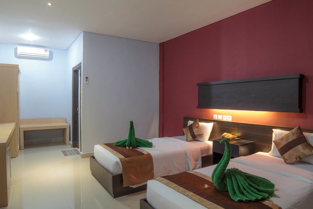 Bakungs Beach Hotel 12/38