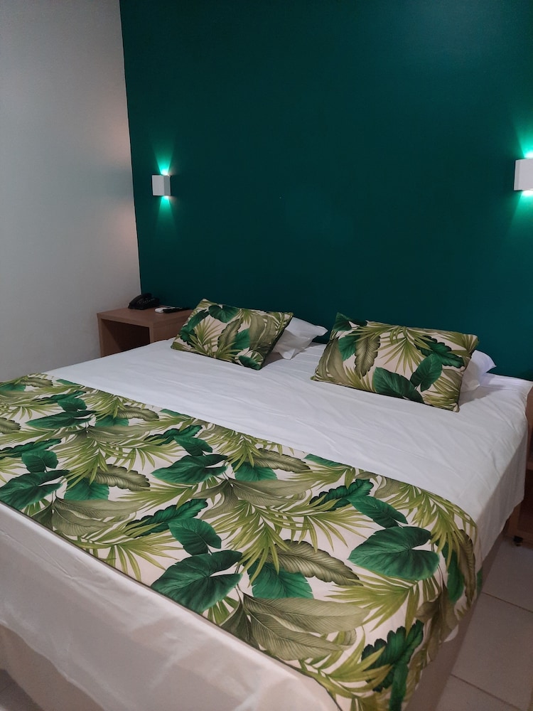 Lagoa Quente Hotel 35/60