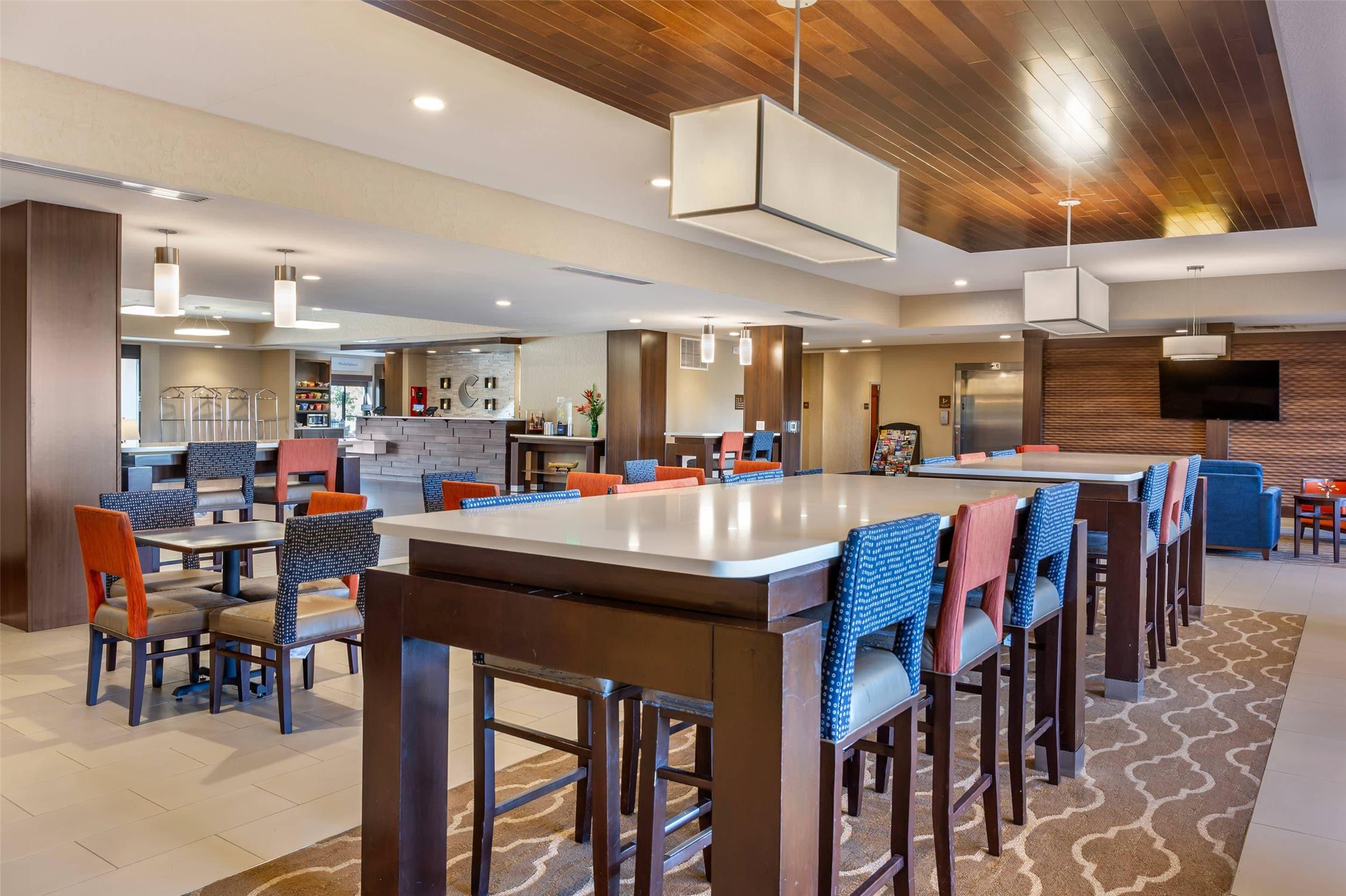 Comfort Suites Florence - Cincinnati South 27/40
