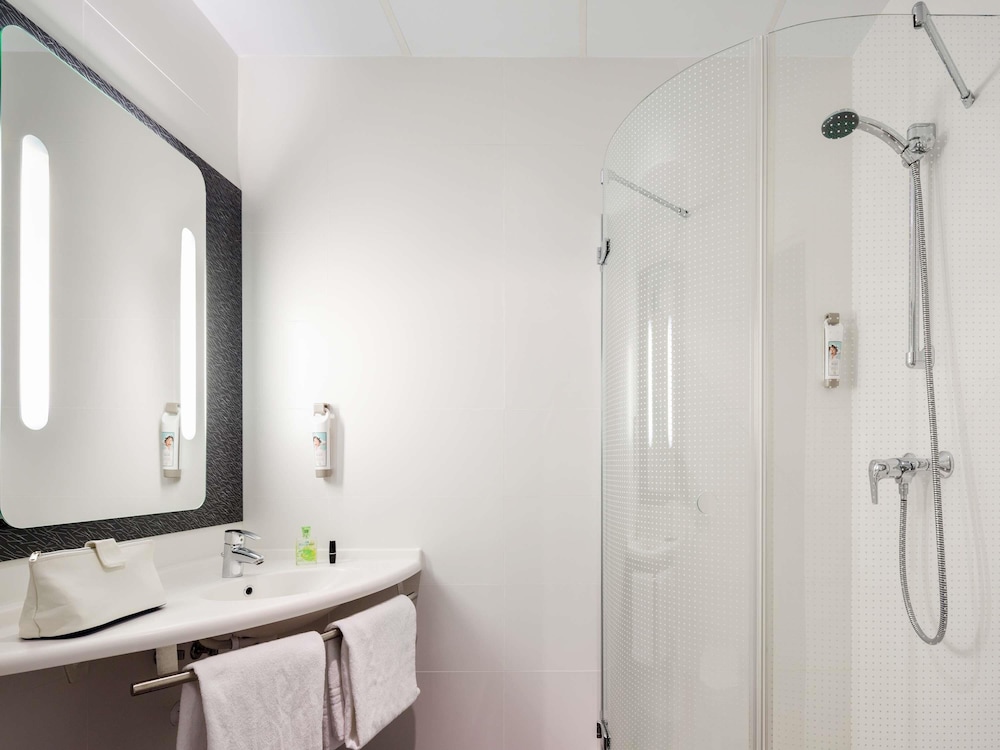 Ibis Sevilla 72/73