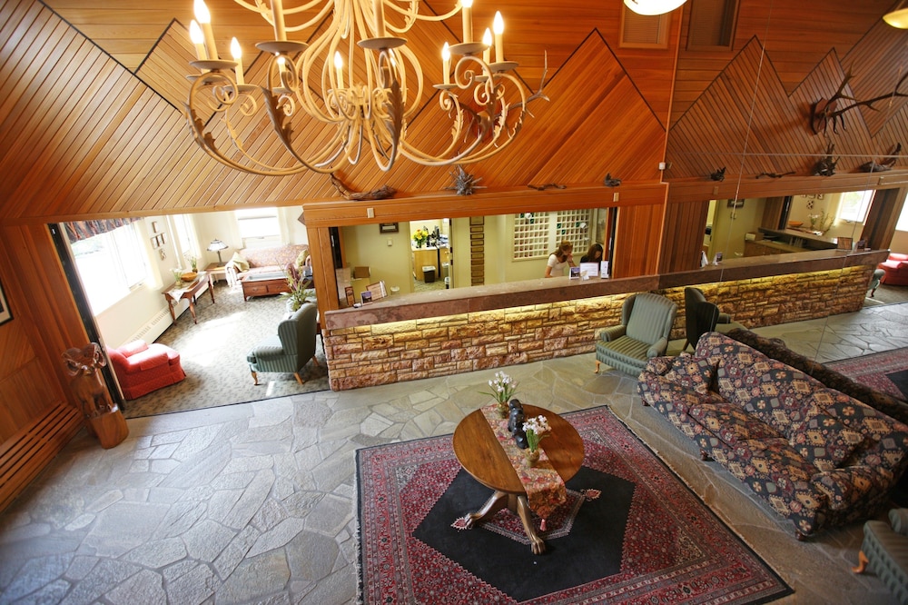 Mountaineer Lodge 51/67