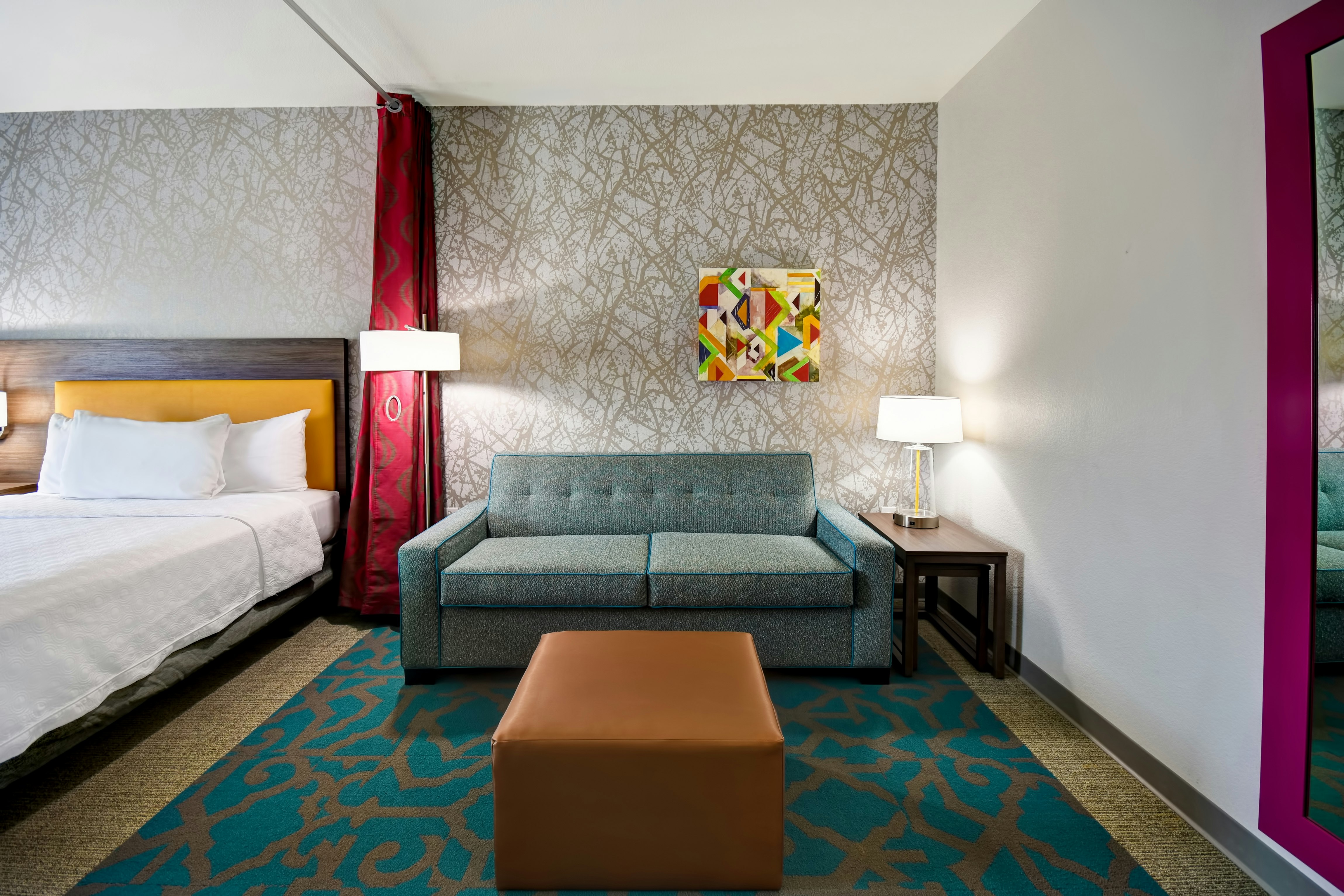 STUDIO, SUITE, KING BED