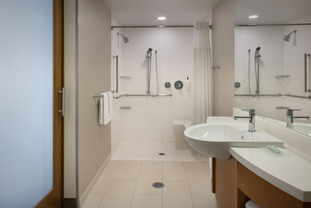 SpringHill Suites Orange Beach at The Wharf 65/66