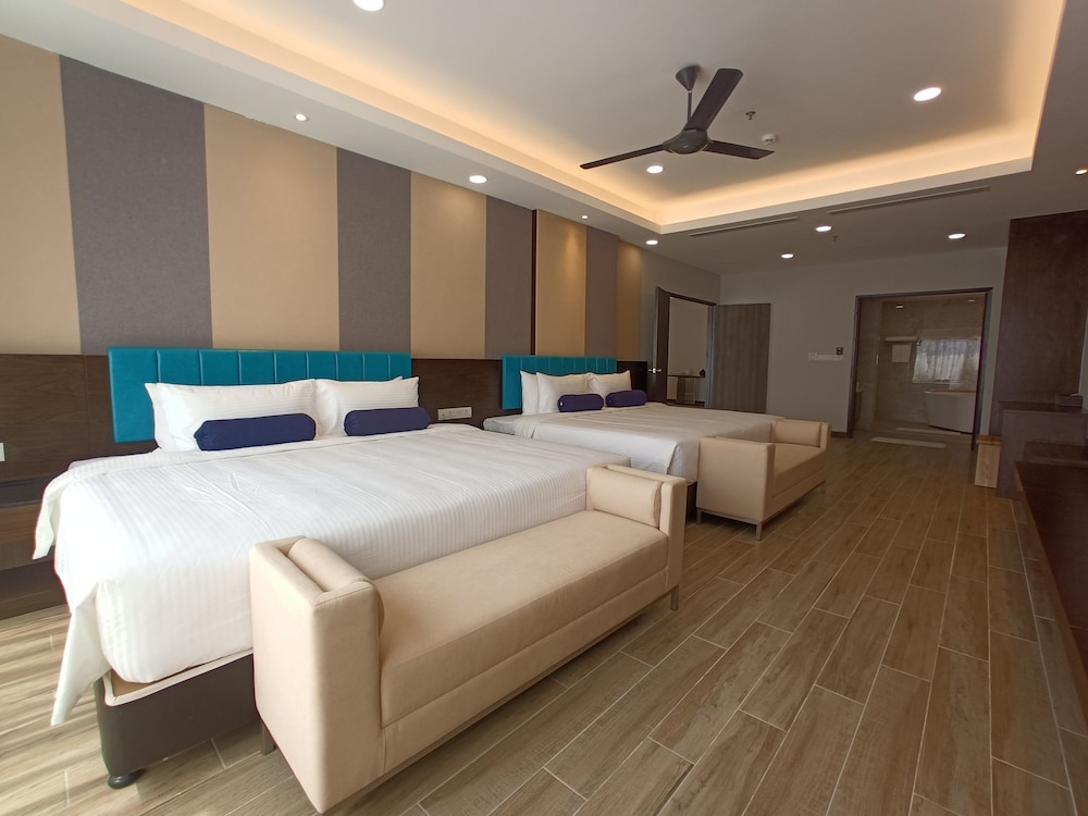 Istana, Penthouse, 4 King Beds