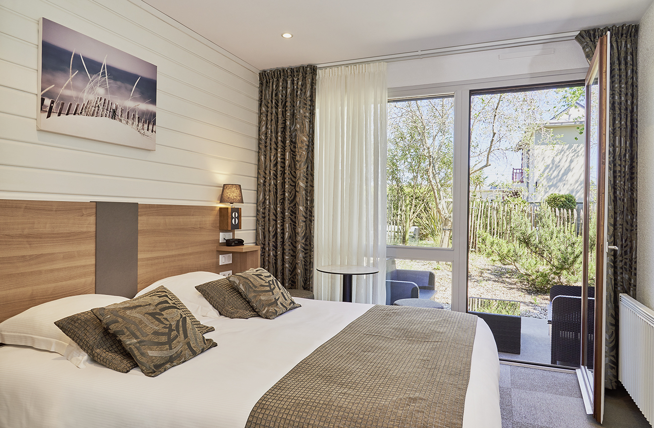 Room, Double or Twin Bed, Garden Side