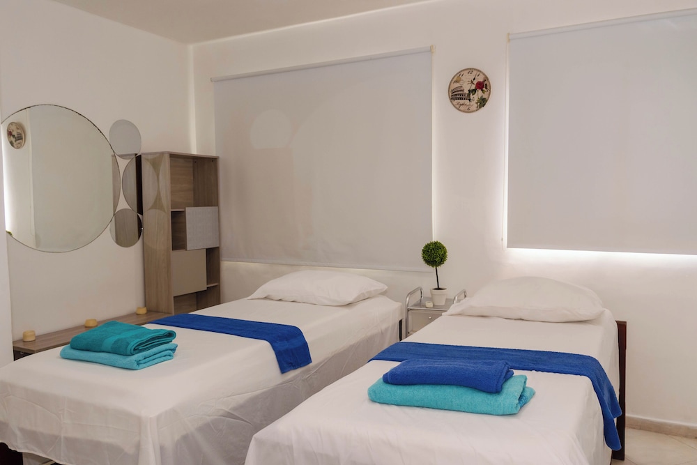 Coral Reef Hotel 31/58