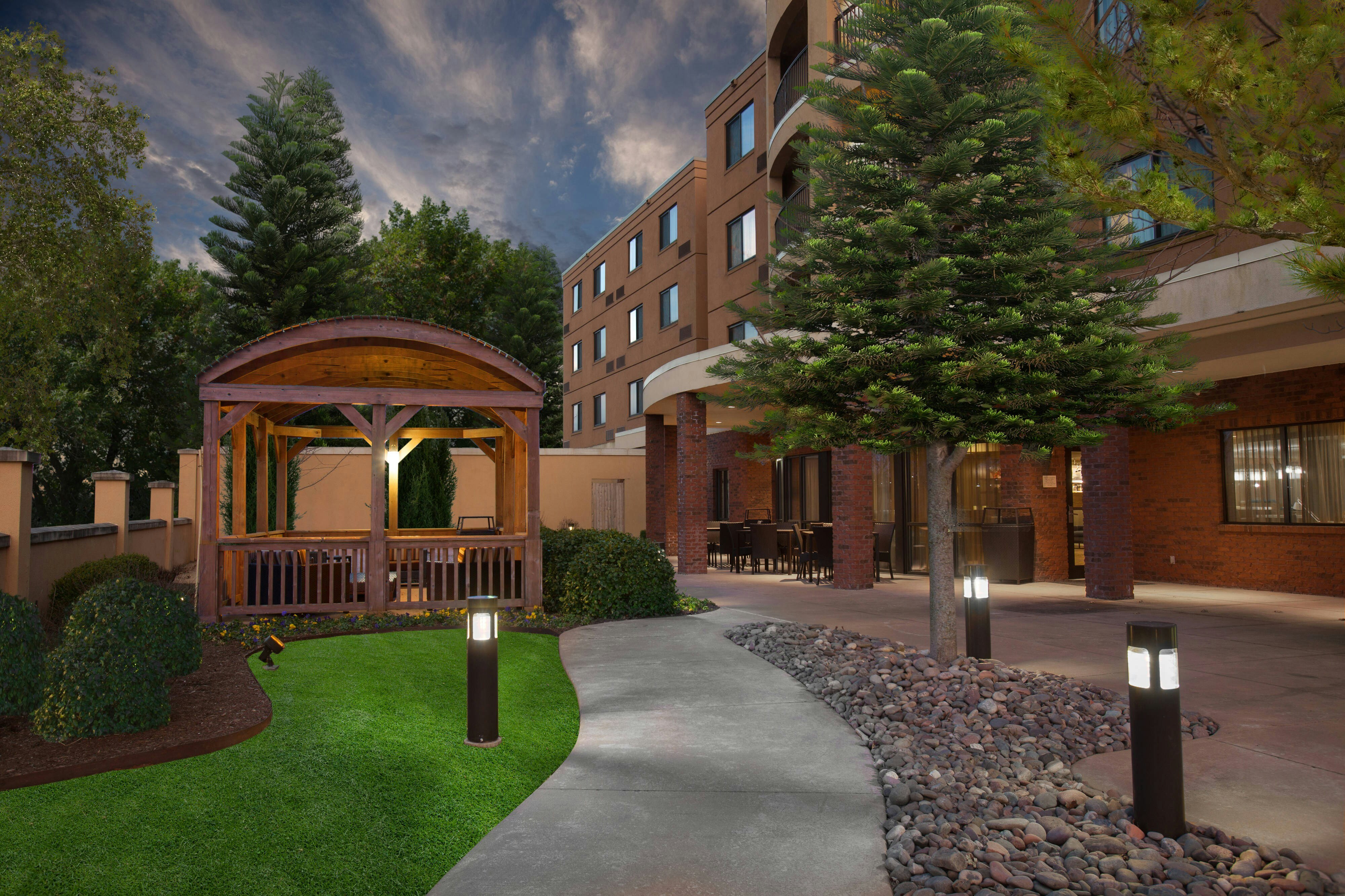 Courtyard Fayetteville 18/19