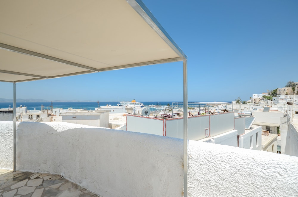 Naxos Center Houses 42/50
