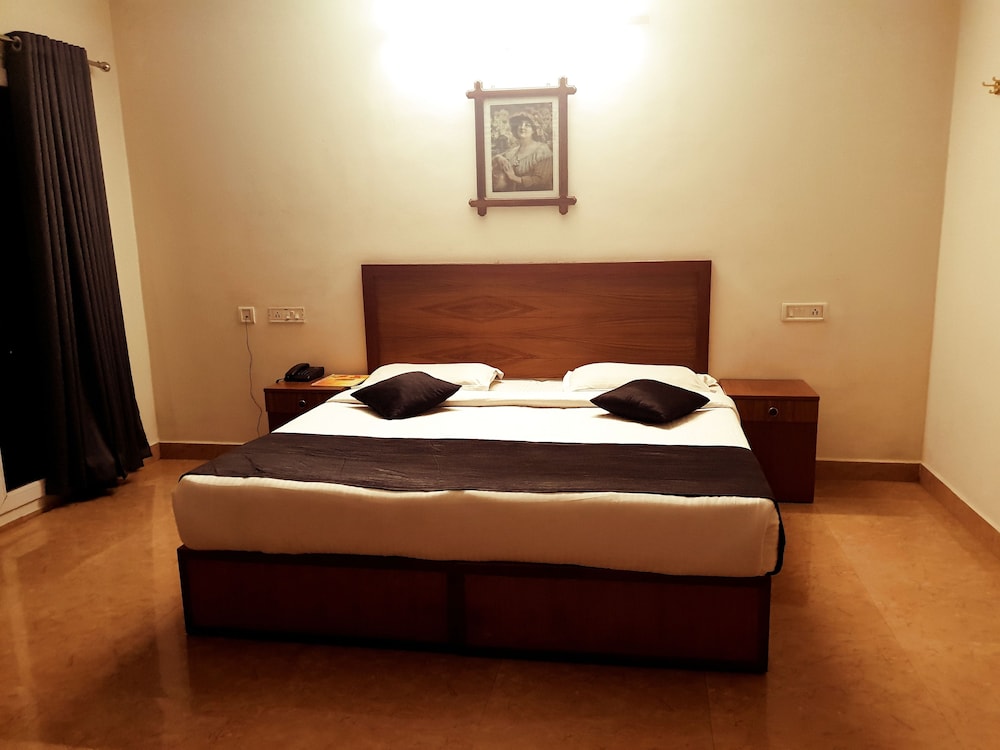 FAMILY, COTTAGE, DOUBLE BED
