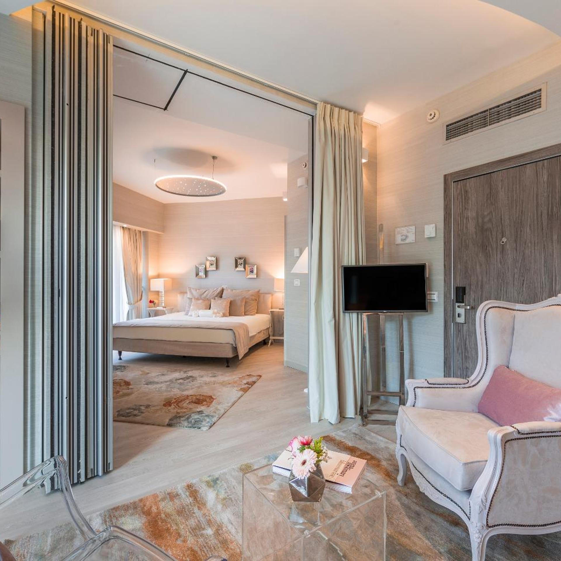 Deluxe, Suite, Lycabettus View, Balcony, Corner