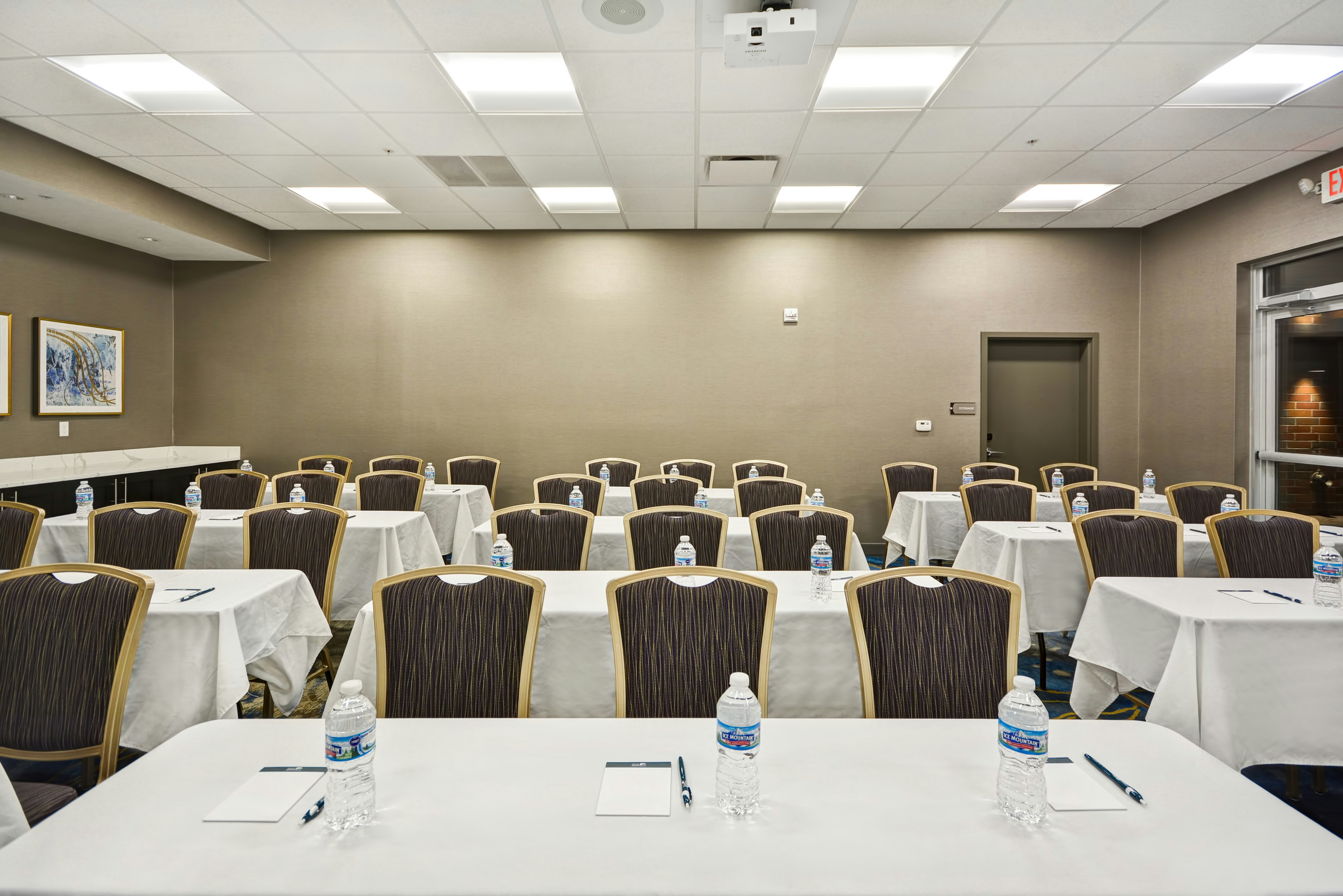 Homewood Suites by Hilton Warren Detroit 44/57