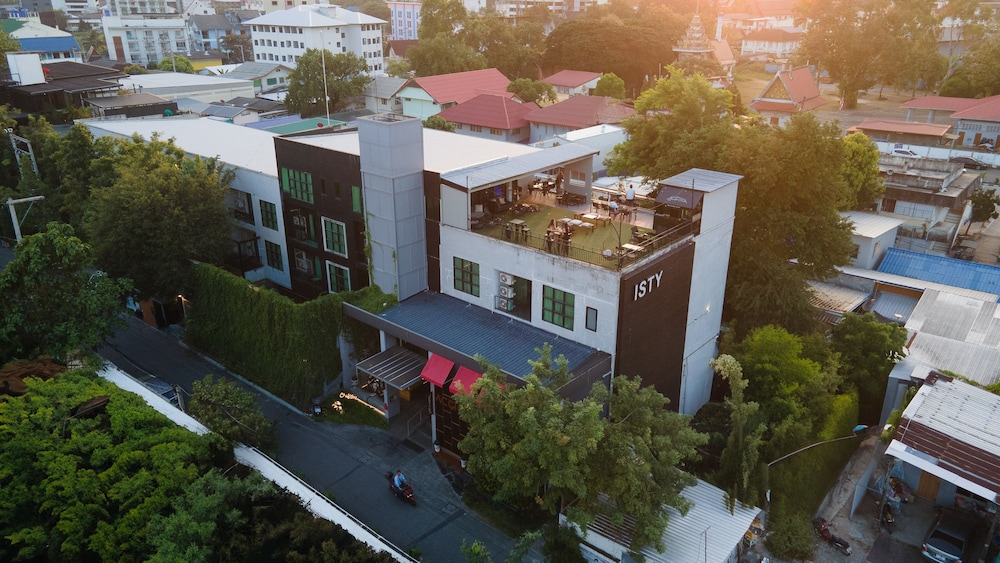 Isty Hotel 6/61