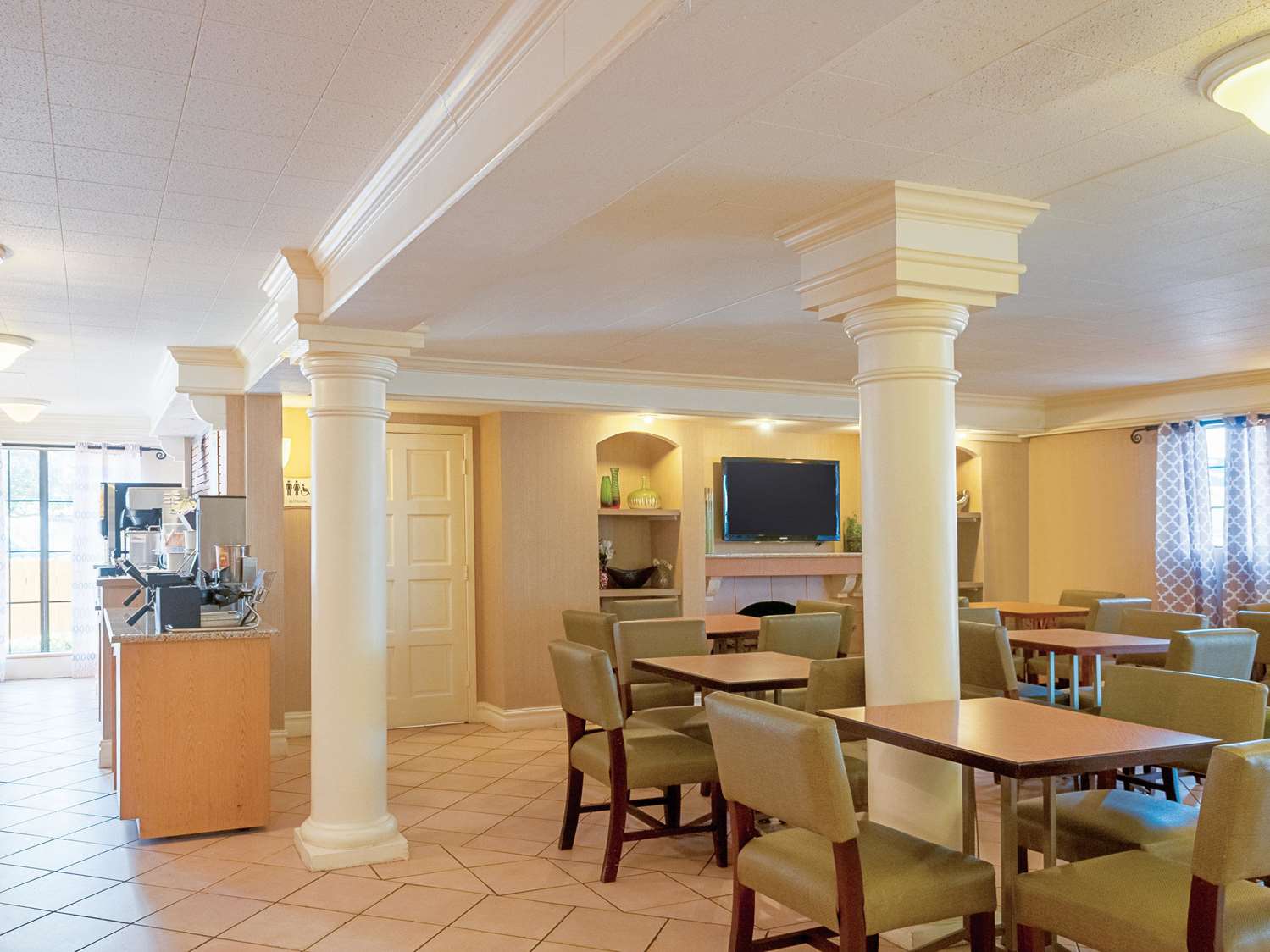 La Quinta Inn by Wyndham New Orleans Veterans / Metairie 10/18