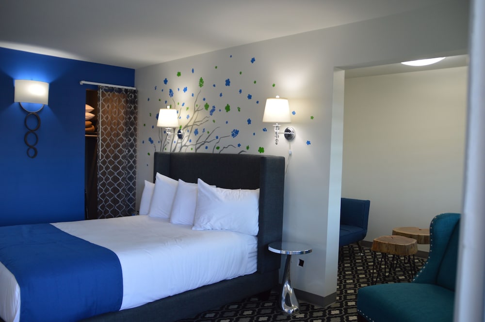 University Inn Tempe 8/45