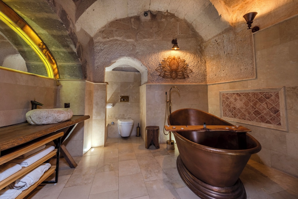 Eyes Of Cappadocia Cave Hotel 12/81