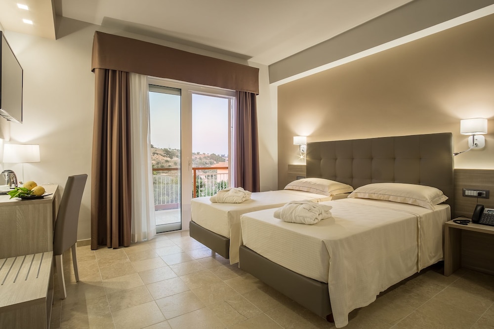 Netum Hotel 11/50