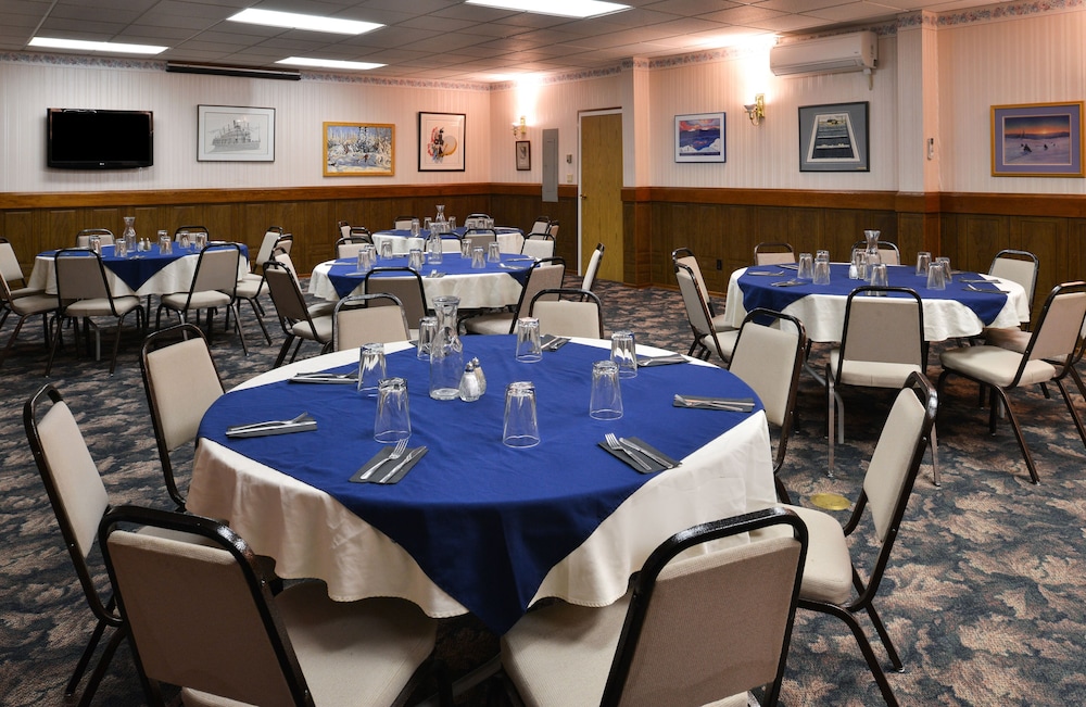 The Downtown, A Coast Hotel 54/58