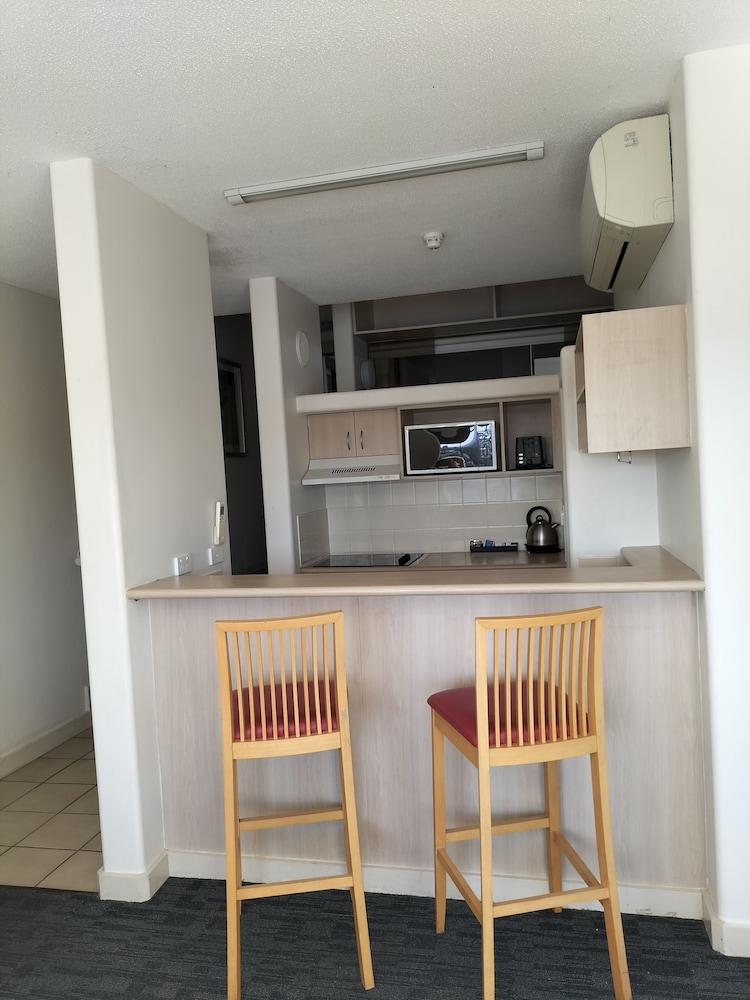 Tiki Hotel Apartments Surfers Paradise 51/71